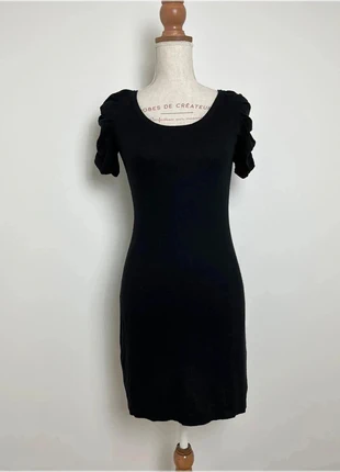 Robe noir courte moulante matière douce, manches courtes, classique, casual - Esprit - Taille S (36), marque: Esprit, état: Très bon état, taille: S / 36 / 8, 6,00 €, 7,00 € Protection acheteurs incluse