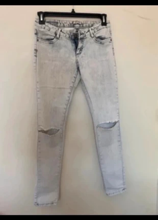 Jean clair femme à trou Girl Tribu en taille S, marque: Girl Tribu, état: Très bon état, taille: S / 36 / 8, 3,00 €, 3,85 € Protection acheteurs incluse