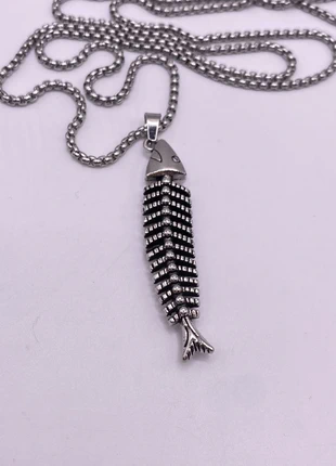 Bellissima collana in acciaio con ciondolo lisca di pesce stilizzata, marca: Bobidibu, estado: Nuevo sin etiquetas, 7,40 €, 8,47 € Protección al comprador incluida