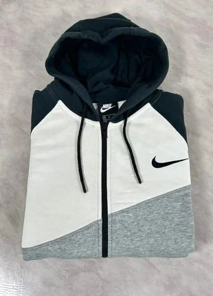 Nike hoodie/ Pull/Sweat zip gris blanc noir Taille M homme premium collectorCode 279N, marque: Nike, état: Très bon état, taille: M, 28,00 €, 30,10 € Protection acheteurs (Pro) incluse