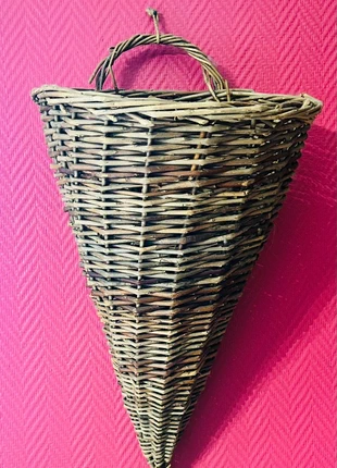 Panier en osier, marque: Osier, état: Neuf sans étiquette, 10,00 €, 11,20 € Protection acheteurs incluse