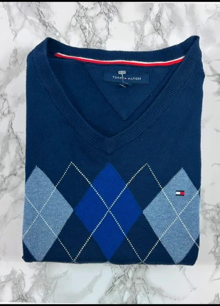Pull Tommy Hilfiger Bleu / Col V / Logo brodé / Taille L Homme, marque: Tommy Hilfiger, état: Très bon état, taille: L, 23,00 €, 24,85 € Protection acheteurs incluse