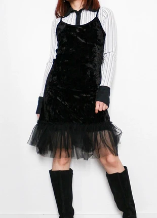 Velvet slip dress | Robe en velours noir avec froufrou tutu, brand: Vintage, condition: Very good, size: XS / 34 / 6, €10.00, €11.20 includes Buyer Protection Pro