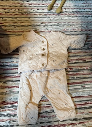 Ensemble h&m, marque: H&M, état: Très bon état, taille: Jusqu'à 1 mois / 50 cm, 2,00 €, 2,80 € Protection acheteurs incluse