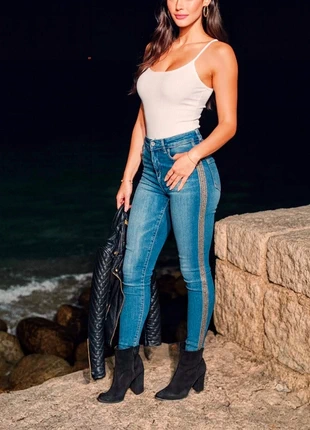 Calças Lefties Ganga 💥 6.90€💥 PUSH UP, marca: Lefties, estado: Muy bueno, tamaño: XS / 34 / 6, 6,90 €, 7,95 € Protección al comprador incluida