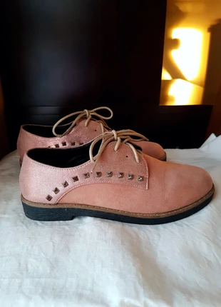 Scarpe basse stringate borchie derby scamosciate rosa chaussures basses à lacets daim clous, brand: Boutique Parisienne, condizioni: Ottime, taglia: 37, €9.99, €11.19 include la Protezione acquisti