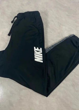 Nike – Pantalon de sport noir logo blanc bandes grises XL enfant ou S homme Code 069N, marque: Nike, état: Bon état, taille: S, 12,00 €, 13,30 € Protection acheteurs (Pro) incluse