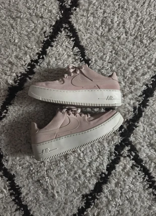 Baskets Nike AF1, marque: Nike, état: Très bon état, taille: 40, 25,00 €, 26,95 € Protection acheteurs incluse