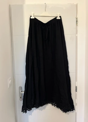 Jupe longue noir - dentelle épaisse, marque: Shein, état: Très bon état, taille: XL / 42 / 14, 3,00 €, 3,85 € Protection acheteurs incluse