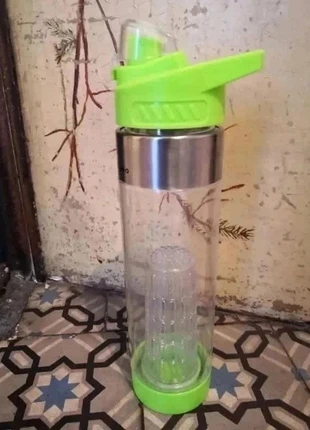 Gourde infusion fruit – Vert menthe – Très bon état – Parfaite pour le sport, état: Très bon état, 5,00 €, 5,95 € Protection acheteurs incluse