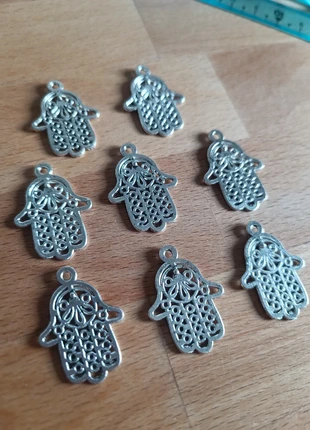 Conjunto 8 Pendentes Mão de Fátima, estado: Novo sem etiquetas, €1.50, €2.28 inclui Proteção do Comprador
