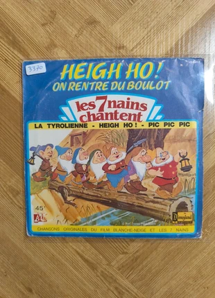 Disque vinyle 45t Blanche-Neige et les sept nains, zustand: Gut, 6,00 €, 7,00 € inklusive Vinted-Käuferschutz