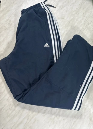 Jogging Tracks pants adidas bleu marine vintage M, marque: adidas, état: Très bon état, taille: M, 30,00 €, 32,20 € Protection acheteurs incluse