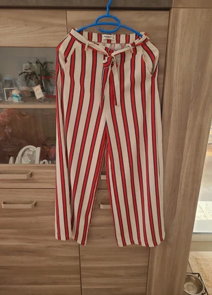 Calças largas tecido colorida taille S marque pull&bear, marque: Pull & Bear, état: Très bon état, taille: S / 36 / 8, 7,50 €, 8,58 € Protection acheteurs incluse