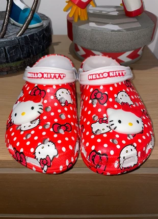 Crocs Hello Kitty rouge aidh, marque: Hello Kitty, état: Très bon état, taille: 38, 24,99 €, 26,94 € Protection acheteurs incluse