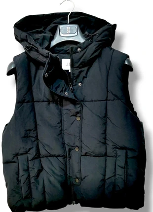 Chaleco Acolchado Negro JDY con Capucha - Imprescindible M-38!, merk: JDY, staat: Heel goed, maat: M / 38 / 10, € 16,00, € 17,50 inclusief Kopersbescherming Pro