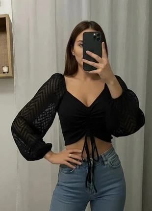 Haut noir élégant à manches transparentes et design cintré, marque: Noir, état: Très bon état, taille: S / 36 / 8, 30,00 €, 32,20 € Protection acheteurs (Pro) incluse