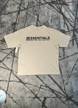 Essentials t Shirt, brand: Fear of God, condizioni: Nuovo con cartellino, taglia: S, €30.00, €32.20 include la Protezione acquisti