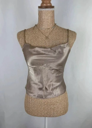 Top beige satiné • XS • Zara, marque: Top Vintage, état: Très bon état, taille: XS / 34 / 6, 8,00 €, 9,10 € Protection acheteurs incluse