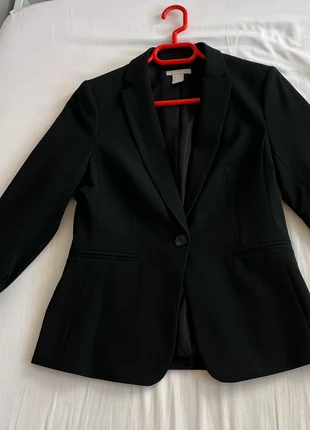 Veste blazer cintrée H&M, marque: H&M, état: Neuf sans étiquette, taille: S / 36 / 8, 4,00 €, 4,90 € Protection acheteurs incluse