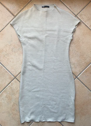 Abito aderente in maglia leggera beige - Zara, brand: Zara, condizioni: Ottime, taglia: M / IT 42 / EU 38, €15.00, €16.45 include la Protezione acquisti