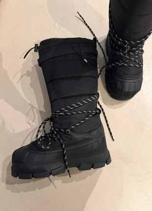 Snow boots Zara, marque: Zara, état: Neuf avec étiquette, taille: 40, 65,00 €, 68,95 € Protection acheteurs incluse