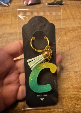 Sleutelhanger C, merk: D&L epoxy, staat: Nieuw met prijskaartje, € 5,99, € 6,99 inclusief Kopersbescherming