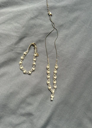 Lot d’un collier + un bracelet, brand: Claire's, condition: New without tags, €3.00, €3.85 includes Buyer Protection