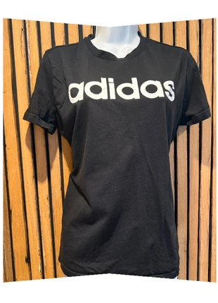Zwart adidas T-shirt maat XL Uitverkoop Sale, merk: adidas, staat: Heel goed, maat: XL / 42 / 14, € 7,00, € 8,05 inclusief Kopersbescherming
