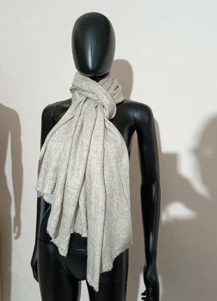 Sciarpa pashmina in exclusive cashmere misura circa 67X200 nuovo senza cartellino, brand: Cashmere, condizioni: Nuovo senza cartellino, €39.00, €41.65 include la Protezione acquisti
