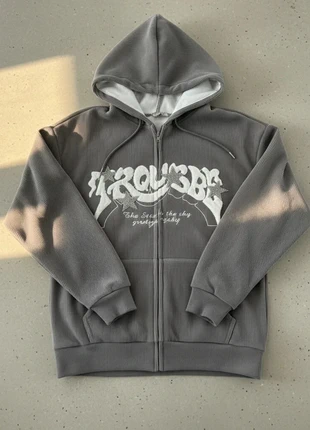 Hoodie gris texturé imprimé – style streetwear, brand: Grey District™, condition: Very good, size: M, €49.90, €53.10 includes Buyer Protection