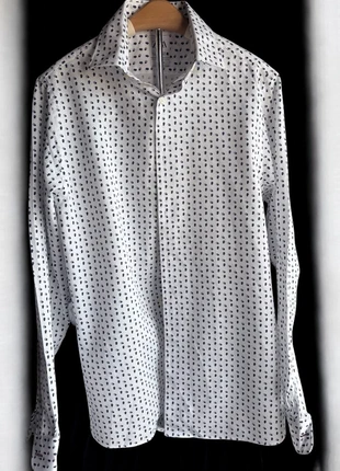 Camisa Zara Slim Fit S- branca estampada, brand: Zara, condizioni: Ottime, taglia: S, €8.00, €9.10 include la Protezione acquisti