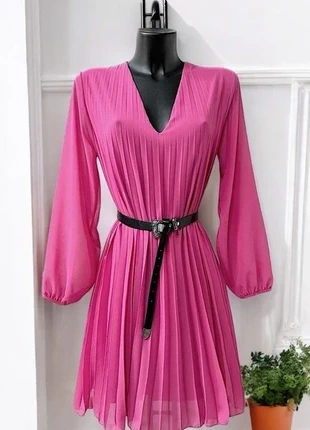 Robe courte rose taille M, marque: Boutique Parisienne, état: Très bon état, taille: M / 38 / 10, 31,00 €, 33,25 € Protection acheteurs (Pro) incluse