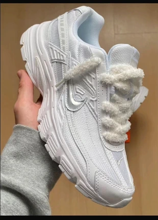 Lacets fluffy Blanc, marke: Fluffy, zustand: Neu, größe: Sonstige, 3,99 €, 4,89 € inklusive Vinted-Käuferschutz