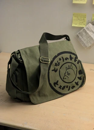 Messenger bag totoro, marque: Totoro, état: Neuf sans étiquette, 32,00 €, 34,30 € Protection acheteurs incluse