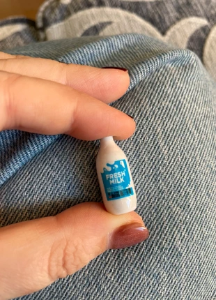 Mini Brands Fill the fridge milk, merk: Mini Brands, staat: Nieuw zonder prijskaartje, maat: Prematuur, tot 44 cm, € 1,00, € 1,75 inclusief Kopersbescherming