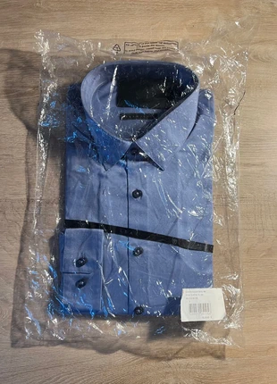 Chemise Izac Slim Fit homme neuve avec étiquette dans son plastique d’origine., merk: IZAC, staat: Nieuw met prijskaartje, maat: 38 cm, € 32,00, € 34,30 inclusief Kopersbescherming