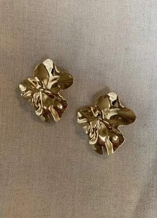 Abstract leaf earrings, staat: Heel goed, € 7,00, € 8,05 inclusief Kopersbescherming