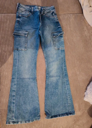 Jean patte d'éléphant, marque: H&M, état: Très bon état, taille: 11 ans / 146 cm, 2,00 €, 2,80 € Protection acheteurs incluse
