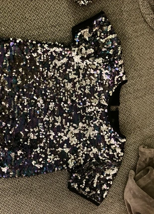 Shirt met pailletten, merk: Primark, staat: Heel goed, maat: 10 jaar / 140 cm, € 5,00, € 5,95 inclusief Kopersbescherming