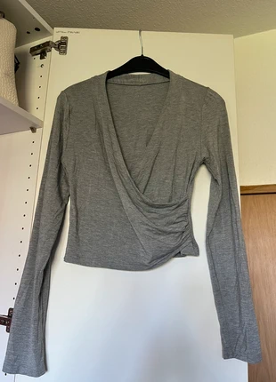 Oberteil mit Wickeldetail, brand: Shein, condizioni: Ottime, taglia: XL / IT 46 / EU 42, €3.00, €3.85 include la Protezione acquisti