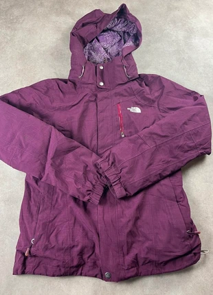 Doudoune The North Face violette M femmes à col montant et capuche, merk: The North Face, staat: Heel goed, maat: M / 38 / 10, € 80,00, € 84,70 inclusief Kopersbescherming