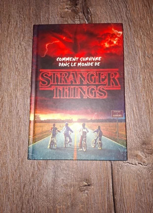 Stranger things, état: Neuf sans étiquette, 5,00 €, 5,95 € Protection acheteurs incluse
