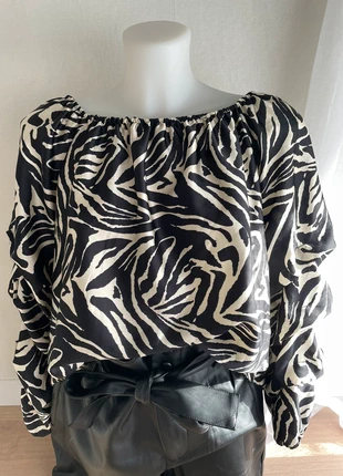 Blouse femme satinée imprimé noir et crème taille unique neuf, brand: Unique, condition: New with tags, size: One size, €15.00, €16.45 includes Buyer Protection