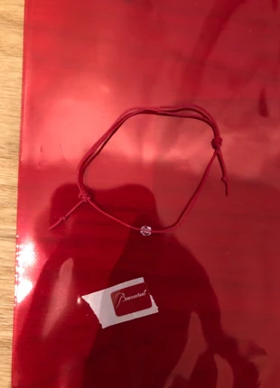 Bracelet baccarat lien rouge, marque: Baccarat, état: Neuf sans étiquette, 7,50 €, 8,58 € Protection acheteurs incluse
