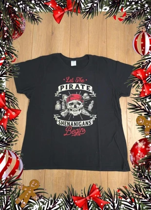 T-shirt femme noir Port & Company skull pirate taille M/L (étiquette XXL), marque: Port & Company, état: Très bon état, taille: XXL / 44 / 16, 8,00 €, 9,10 € Protection acheteurs incluse