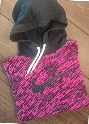 Sweat a capuche femme taille M marque Nike rose et noir SW16, brand: Nike, condizioni: Ottime, taglia: M / IT 42 / EU 38, €15.00, €16.45 include la Protezione acquisti