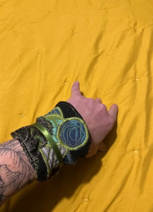 Manchettes, merk: Creatrice, staat: Heel goed, € 4,00, € 4,90 inclusief Kopersbescherming