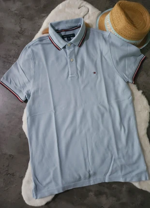 PoloShirt Tommy Hilfiger Maat 12/152, merk: Tommy Hilfiger, staat: Heel goed, maat: 12 jaar / 152 cm, € 10,00, € 11,20 inclusief Kopersbescherming Pro
