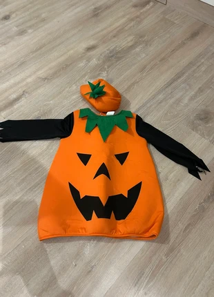 Kürbis Kostüm Gr. 122, merk: PARTY & MORE, staat: Heel goed, maat: 7 jaar / 122 cm, € 3,00, € 3,85 inclusief Kopersbescherming